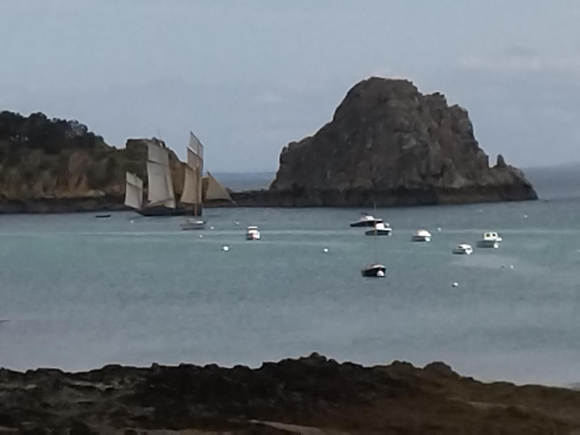 La Porte Bleue Cancale Extérieur photo