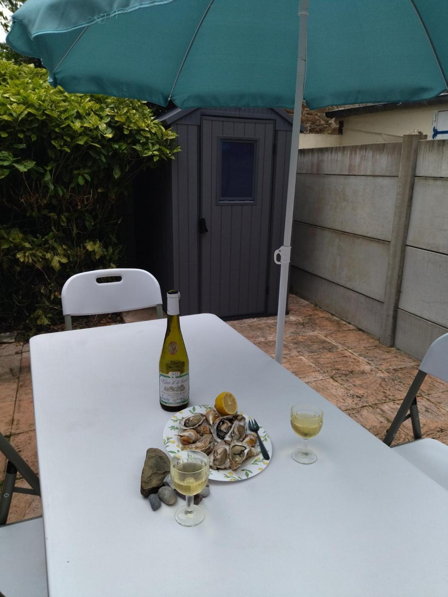 La Porte Bleue Cancale Extérieur photo